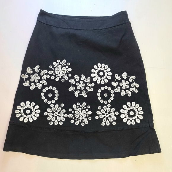 Ann Taylor Whimsical Embroidered Skirt! - Picture 2 of 3